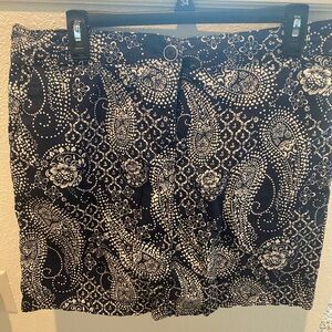 Karen Scott. Navy and White Paisley Women's Skirt